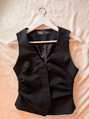 Zara Black Tailored V-Neck Fitted Tank